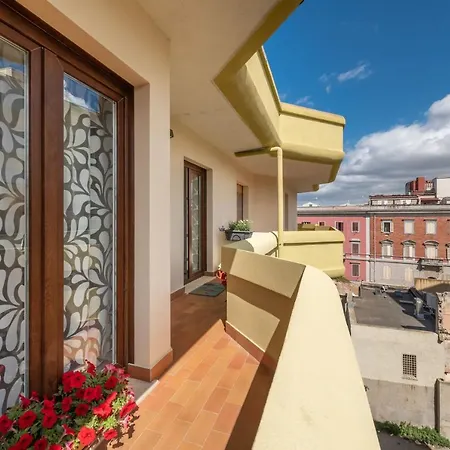 Le Residenze Di Carla A Stampace קליארי